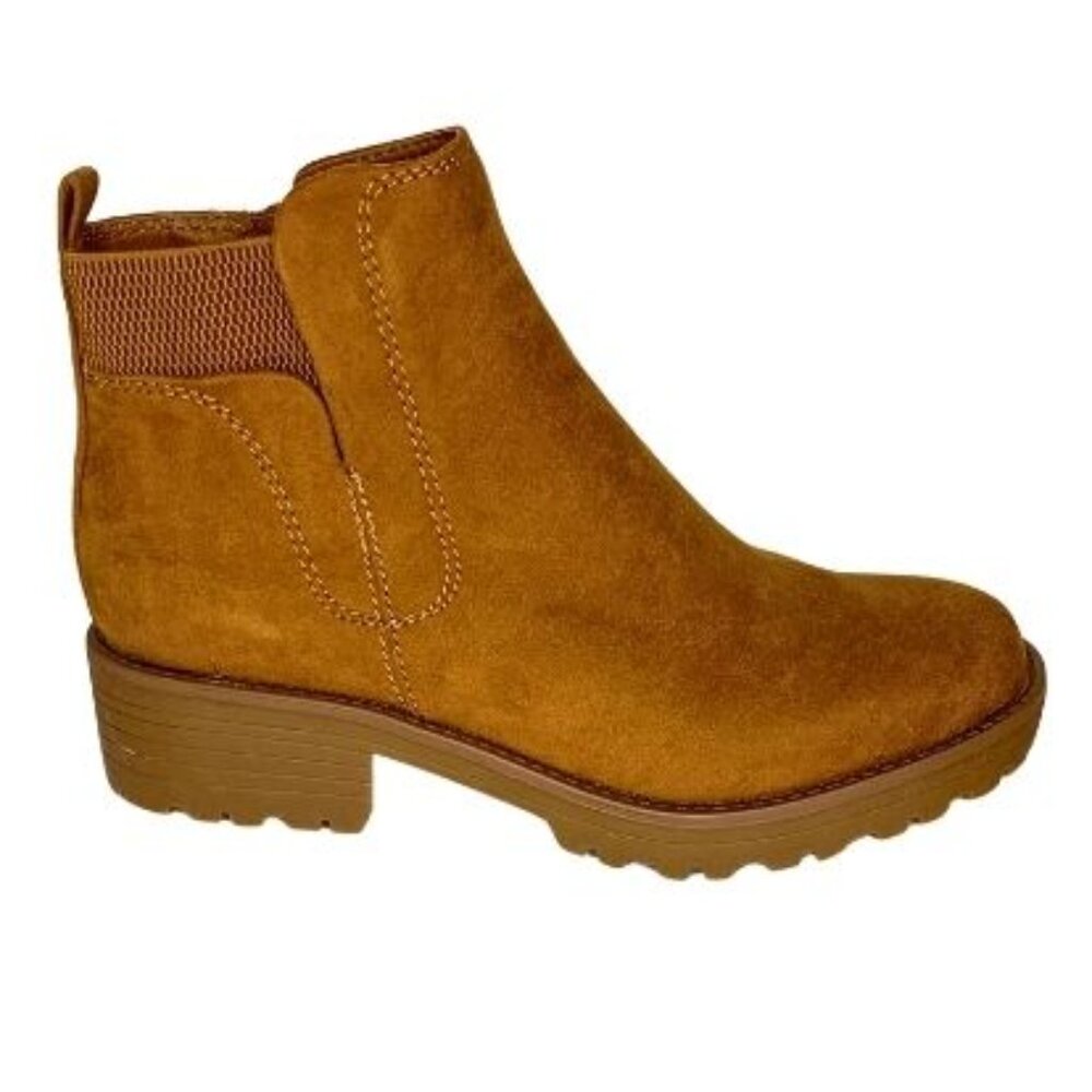 Sun + Stone's Kandy chelsea boots, new with box